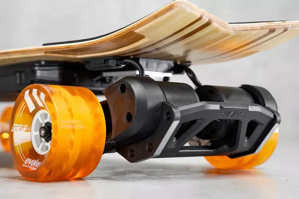Evolve Stoke X - Supercarve 2.0 trucks detail