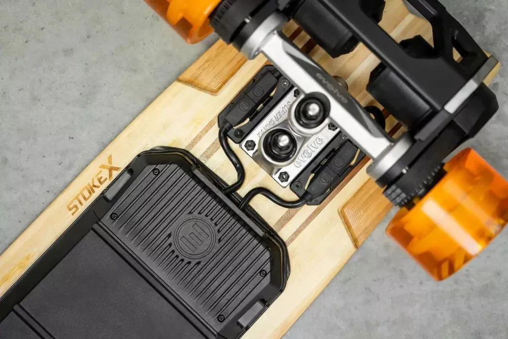 Evolve Stoke X - Bamboo deck detail